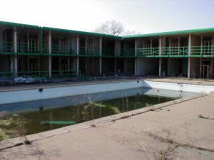 The courtyard and swimming pool from the restaurant.