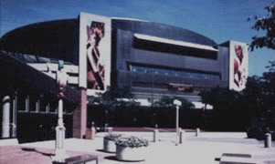 Market Square Arena in its glory days. There were large murals on the uprights - one showing an Indianapolis Ice player and another showing the great Pacer, Reggie Miller.