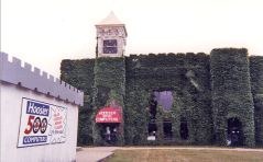 palace5large A slightly older picture from late 1990s depicts the old Counting House Bank portion in use as the now defunct “Hoosier 500 Computers.” It occupied the new bank space on the north side.